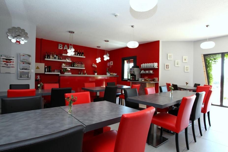 ויטראק Hotel Le Clos Roussillon Pres De Sarlat מראה חיצוני תמונה