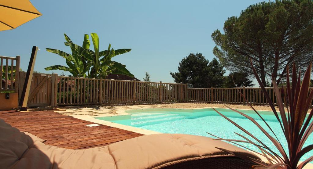 ויטראק Hotel Le Clos Roussillon Pres De Sarlat מראה חיצוני תמונה